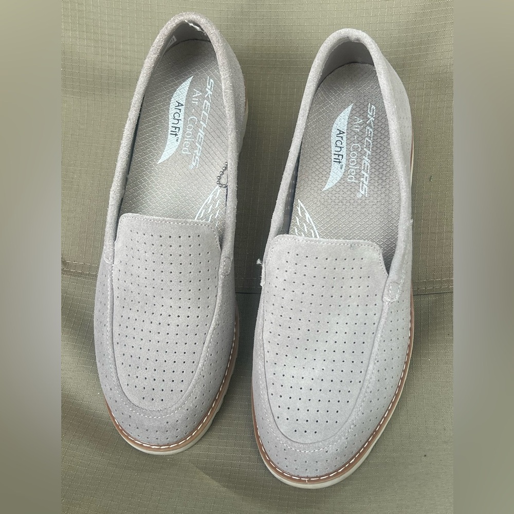 Sketchers Go Walk Arch Fit Loafers- Size 8.5- like new gray - Picture 3 of 6